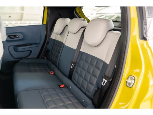 Fiat Grande Panda La Prima 11 kW 44 kWh | Stoel & Stuurverwarming | Camera | Navigatie | Climate Controle | Parkeer... ActivLease financial lease