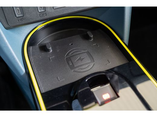 Fiat Grande Panda La Prima 11 kW 44 kWh | Stoel & Stuurverwarming | Camera | Navigatie | Climate Controle | Parkeer... ActivLease financial lease