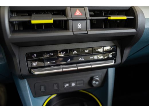 Fiat Grande Panda La Prima 11 kW 44 kWh | Stoel & Stuurverwarming | Camera | Navigatie | Climate Controle | Parkeer... ActivLease financial lease