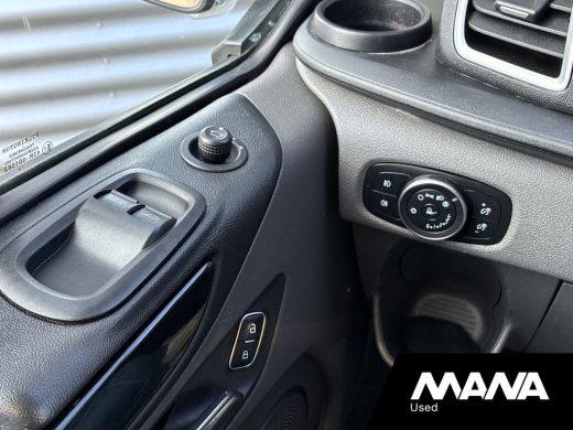 Ford Transit Custom 300 2.0 TDCI L1H1 Limited DC Automaat Trekhaak Camera Airco Stoelverwarming Voorruitverwarming ActivLease financial lease