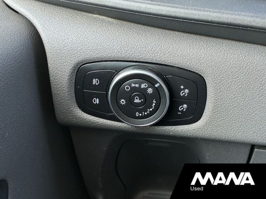 Ford Transit Custom 300 2.0 TDCI L1H1 Limited DC Automaat Trekhaak Camera Airco Stoelverwarming Voorruitverwarming ActivLease financial lease