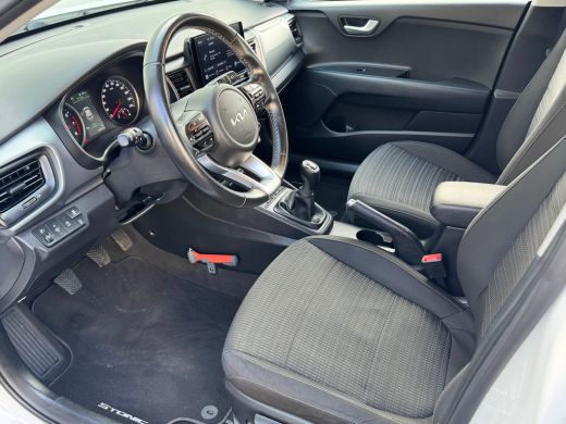 Kia Stonic 1.0 T-GDi MHEV DynamicLine 6-bak 112PK | Trekhaak | Luxe Stof | Glans Exterieur | Achteruitrijcam... ActivLease financial lease