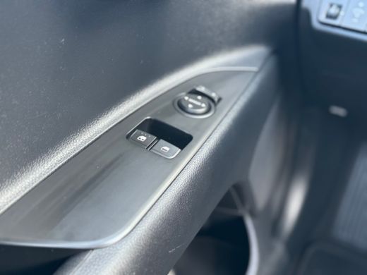 Kia Stonic 1.0 T-GDi MHEV DynamicLine 6-bak 112PK | Trekhaak | Luxe Stof | Glans Exterieur | Achteruitrijcam... ActivLease financial lease