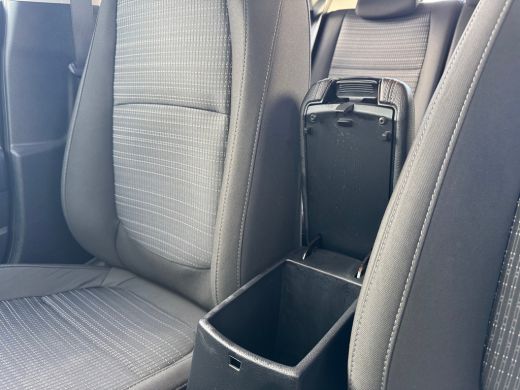 Kia Stonic 1.0 T-GDi MHEV DynamicLine 6-bak 112PK | Trekhaak | Luxe Stof | Glans Exterieur | Achteruitrijcam... ActivLease financial lease