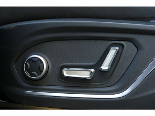 Lynk & Co 01 1.5 262PK PLUG-IN HYBRID AUTOMAAT 262PK PLUG-IN HYBRID AUTOMAAT / NAVI / CLIMA /  20"LMV / CAMERA... ActivLease financial lease