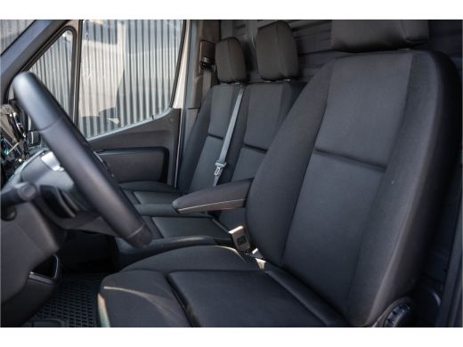 Mercedes-Benz Sprinter 317 CDI L2H2 | Automaat | Facelift | Mbux | Camera | Cruise | | Climatronic ActivLease financial lease