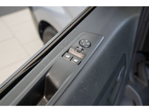 Opel Vivaro 2.0 CDTI L3H1 145PK Automaat | Apple Carplay & Android Auto | Camera | Parkeersensoren | Lichtmet... ActivLease financial lease