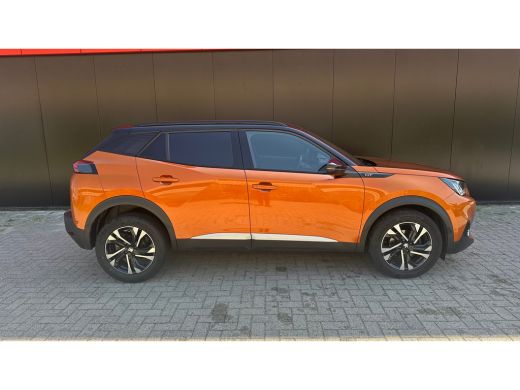 Peugeot 2008 1.2 PureTech GT | Achterbank in delen neerklapbaar | Achteruitrijcamera | Airco (automatisch) ActivLease financial lease