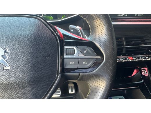 Peugeot 2008 1.2 PureTech GT | Achterbank in delen neerklapbaar | Achteruitrijcamera | Airco (automatisch) ActivLease financial lease
