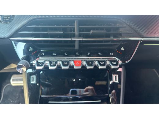 Peugeot 2008 1.2 PureTech GT | Achterbank in delen neerklapbaar | Achteruitrijcamera | Airco (automatisch) ActivLease financial lease