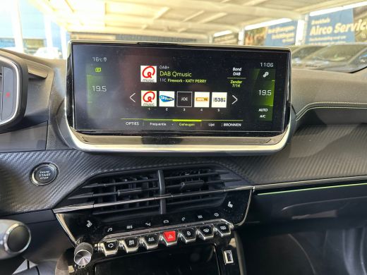 Peugeot 2008 1.2 PureTech GT | Achterbank in delen neerklapbaar | Achteruitrijcamera | Airco (automatisch) ActivLease financial lease