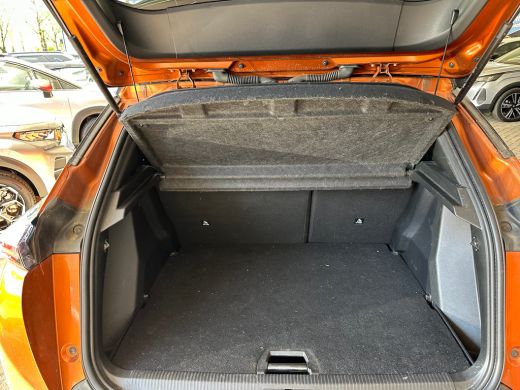 Peugeot 2008 1.2 PureTech GT | Achterbank in delen neerklapbaar | Achteruitrijcamera | Airco (automatisch) ActivLease financial lease