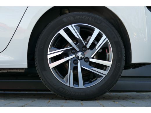 Peugeot 208 1.2 PURETECH 75PK ALLURE / NAVI / CLIMA / 16"LMV / PDC / BLUETOOTH / CRUISECONTROL / 1E EIGENAAR ... ActivLease financial lease