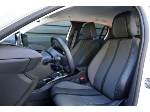 Peugeot 208 1.2 PURETECH 75PK ALLURE / NAVI / CLIMA / 16"LMV / PDC / BLUETOOTH / CRUISECONTROL / 1E EIGENAAR ... ActivLease financial lease