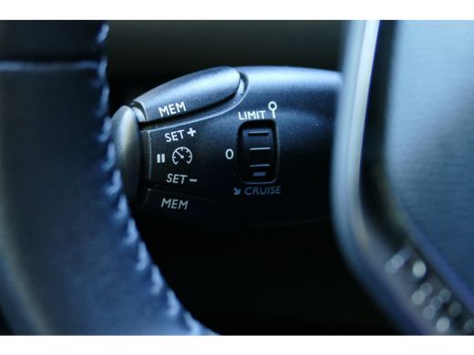 Peugeot 208 1.2 PURETECH 75PK ALLURE / NAVI / CLIMA / 16"LMV / PDC / BLUETOOTH / CRUISECONTROL / 1E EIGENAAR ... ActivLease financial lease