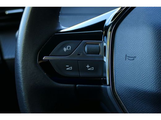 Peugeot 208 1.2 PURETECH 75PK ALLURE / NAVI / CLIMA / 16"LMV / PDC / BLUETOOTH / CRUISECONTROL / 1E EIGENAAR ... ActivLease financial lease