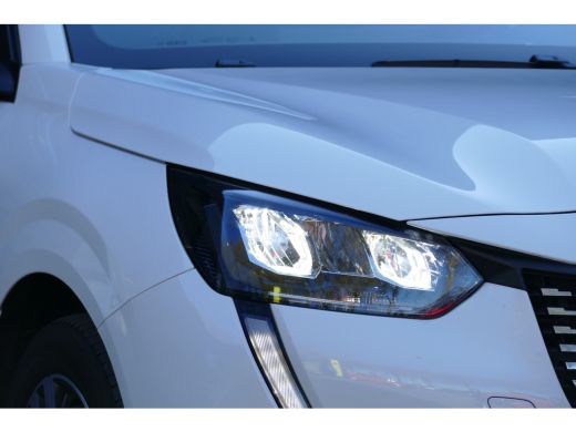 Peugeot 208 1.2 PURETECH 75PK ALLURE / NAVI / CLIMA / 16"LMV / PDC / BLUETOOTH / CRUISECONTROL / 1E EIGENAAR ... ActivLease financial lease