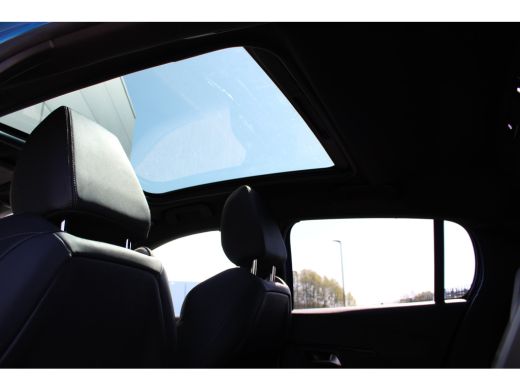 Peugeot 208 1.2 PureTech GT Pack | Navigatie | Camera | Panoramadak | Stoelverwarming | NL auto | 1e Eigenaar... ActivLease financial lease