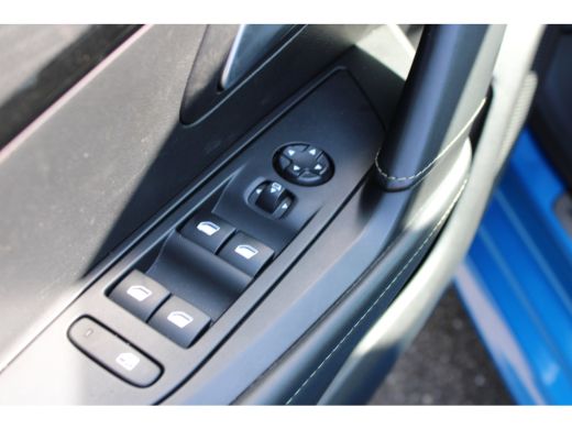 Peugeot 208 1.2 PureTech GT Pack | Navigatie | Camera | Panoramadak | Stoelverwarming | NL auto | 1e Eigenaar... ActivLease financial lease