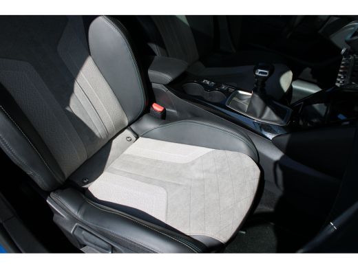 Peugeot 208 1.2 PureTech GT Pack | Navigatie | Camera | Panoramadak | Stoelverwarming | NL auto | 1e Eigenaar... ActivLease financial lease