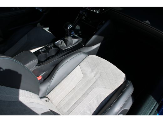 Peugeot 208 1.2 PureTech GT Pack | Navigatie | Camera | Panoramadak | Stoelverwarming | NL auto | 1e Eigenaar... ActivLease financial lease