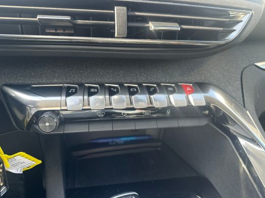 Peugeot 3008 1.2 PureTech Allure Camera | Afneembare Trekhaak | Stof/Leder | Cruise | Climate | DAB | LED | Ca... ActivLease financial lease