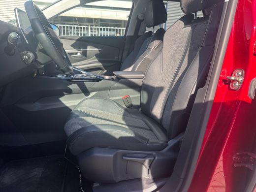 Peugeot 3008 1.2 PureTech Allure Camera | Afneembare Trekhaak | Stof/Leder | Cruise | Climate | DAB | LED | Ca... ActivLease financial lease