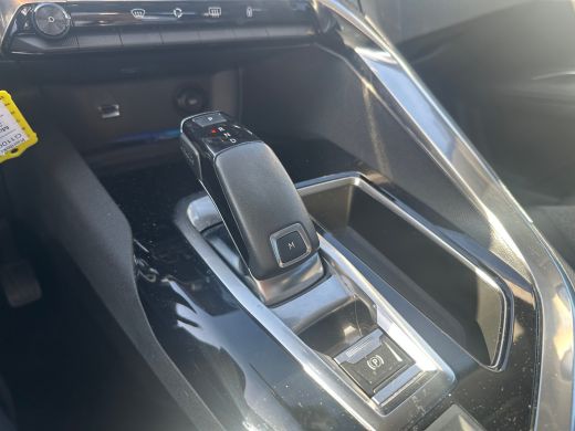 Peugeot 3008 1.2 PureTech Allure Camera | Afneembare Trekhaak | Stof/Leder | Cruise | Climate | DAB | LED | Ca... ActivLease financial lease