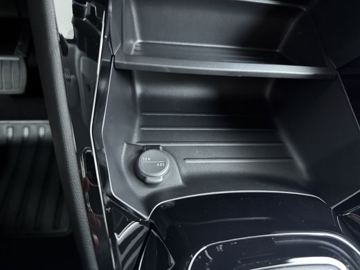 Peugeot e-208 Allure | Elektrische parkeerrem | Elektrische parkeerrem | Extra getinte achterste zijruiten en a... ActivLease financial lease