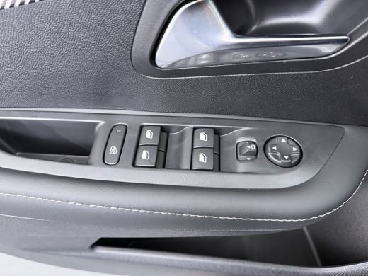 Peugeot e-208 Allure | Elektrische parkeerrem | Elektrische parkeerrem | Extra getinte achterste zijruiten en a... ActivLease financial lease