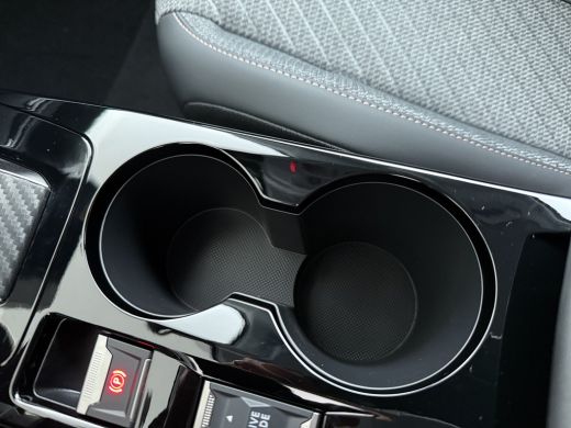 Peugeot e-208 Allure | Elektrische parkeerrem | Elektrische parkeerrem | Extra getinte achterste zijruiten en a... ActivLease financial lease