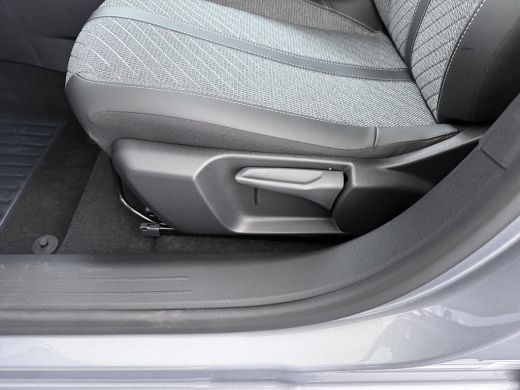 Peugeot e-208 Allure | Elektrische parkeerrem | Elektrische parkeerrem | Extra getinte achterste zijruiten en a... ActivLease financial lease