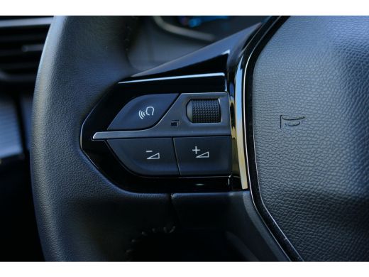 Peugeot e-208 EV 136PK 50KWH ACTIVE PACK AUTOMAAT / NAVI / 16"LMV / LED / CLIMA / PDC / BLUETOOTH / CRUISECONTR... ActivLease financial lease