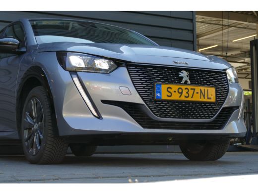 Peugeot e-208 EV 136PK 50KWH ACTIVE PACK AUTOMAAT / NAVI / 16"LMV / LED / CLIMA / PDC / BLUETOOTH / CRUISECONTR... ActivLease financial lease