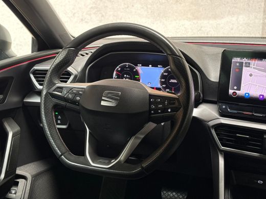 Seat Leon 1.4 TSI eHybrid PHEV FR 204Pk Automaat (APPLE CARPLAY, GROOT NAVI, STUUR/STOELVERWARMING, CAMERA,... ActivLease financial lease