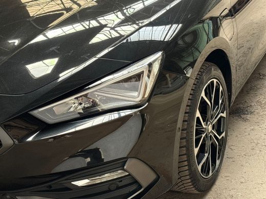 Seat Leon 1.4 TSI eHybrid PHEV FR 204Pk Automaat (APPLE CARPLAY, GROOT NAVI, STUUR/STOELVERWARMING, CAMERA,... ActivLease financial lease