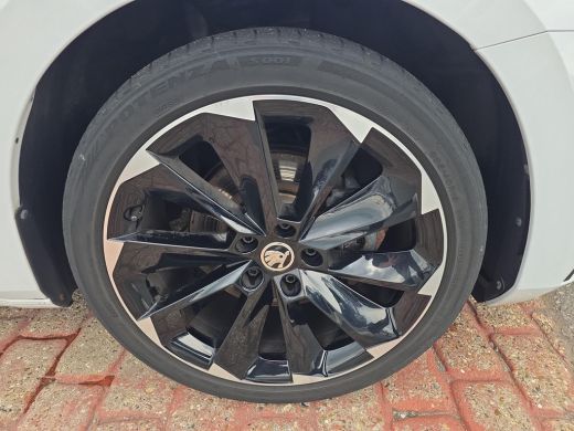Skoda Superb Combi 1.4 TSI iV Sportline Business | Wordt verwacht | Trekhaak | A.Camera | ACC | PDC | Verw. Vo... ActivLease financial lease