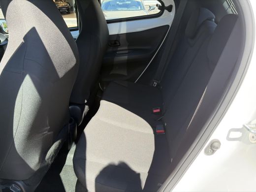 Toyota Aygo 1.0 VVT-i MT Play ActivLease financial lease