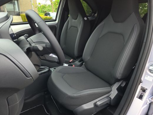 Toyota Aygo Hybrid 115 envy | Nieuwe auto | Direct uit voorraad leverbaar | ActivLease financial lease