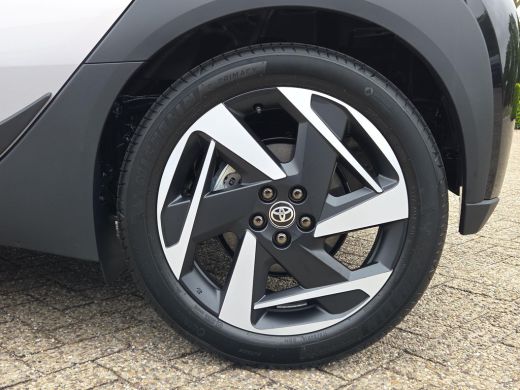 Toyota Aygo Hybrid 115 envy | Nieuwe auto | Direct uit voorraad leverbaar | ActivLease financial lease