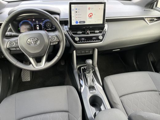 Toyota Corolla Cross Hybrid 140 Style | Carplay | Elektrische klep | 18 inch LM-velgen | Keyless entry | LED koplampen | ActivLease financial lease
