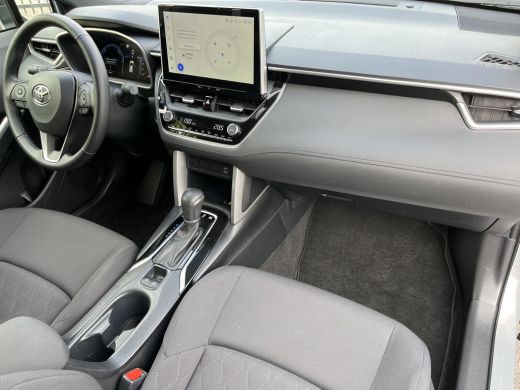 Toyota Corolla Cross Hybrid 140 Style | Carplay | Elektrische klep | 18 inch LM-velgen | Keyless entry | LED koplampen | ActivLease financial lease