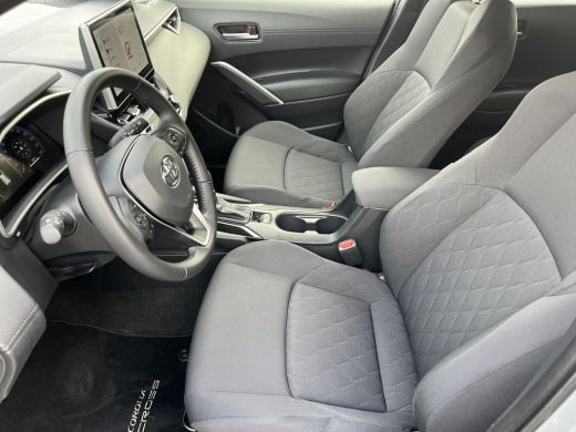Toyota Corolla Cross Hybrid 140 Style | Carplay | Elektrische klep | 18 inch LM-velgen | Keyless entry | LED koplampen | ActivLease financial lease