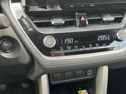 Toyota Corolla Cross Hybrid 140 Style | Carplay | Elektrische klep | 18 inch LM-velgen | Keyless entry | LED koplampen | ActivLease financial lease