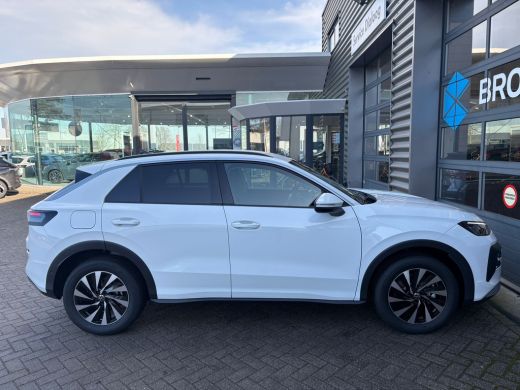 Volkswagen T-Roc Life First Edition | 'App-Connect' draadloze smartphone integratie | Automatische afstandsregelin... ActivLease financial lease