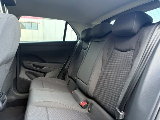 Volkswagen T-Roc Life First Edition | 'App-Connect' draadloze smartphone integratie | Automatische afstandsregelin... ActivLease financial lease