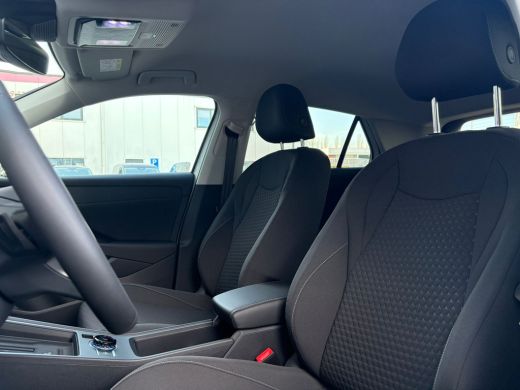 Volkswagen T-Roc Life First Edition | 'App-Connect' draadloze smartphone integratie | Automatische afstandsregelin... ActivLease financial lease