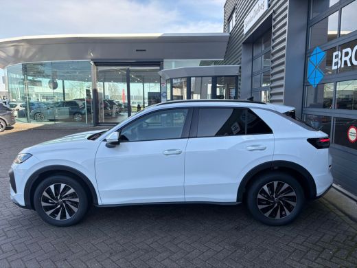 Volkswagen T-Roc Life First Edition | 'App-Connect' draadloze smartphone integratie | Automatische afstandsregelin... ActivLease financial lease