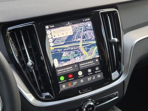 Volvo  V60 2.0 T6 Plug-in hybrid AWD Essential Bright | Trekhaak | Camera | Stuur/stoelverwarming | Leder ActivLease financial lease