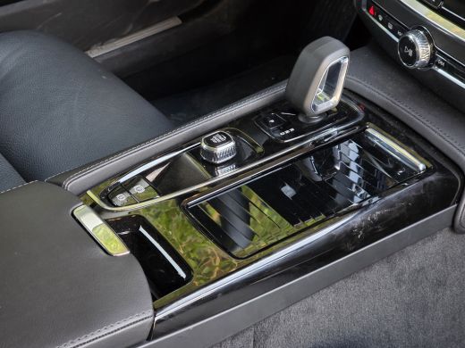 Volvo  V60 2.0 T6 Plug-in hybrid AWD Essential Bright | Trekhaak | Camera | Stuur/stoelverwarming | Leder ActivLease financial lease